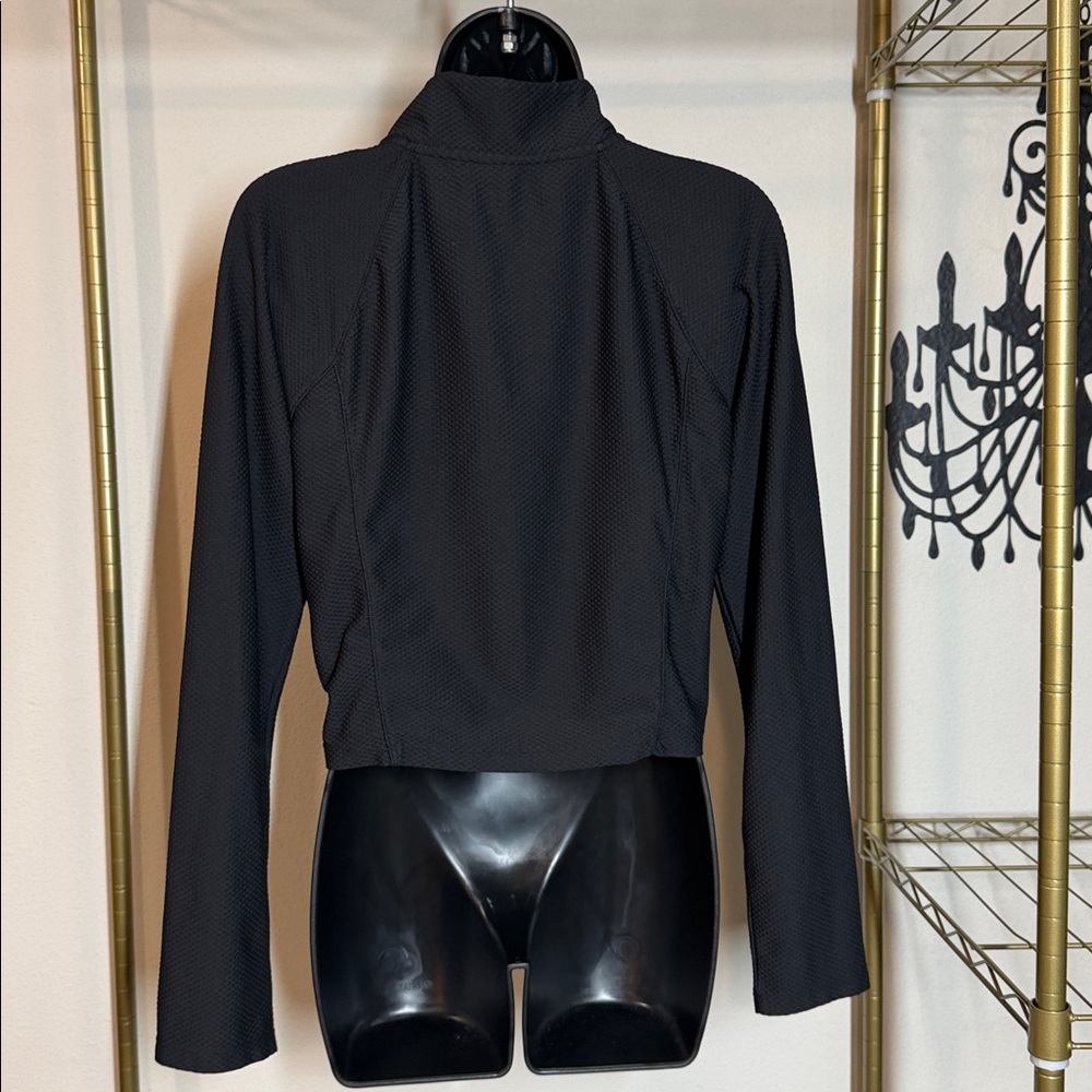 Top - Picture 5 of 10